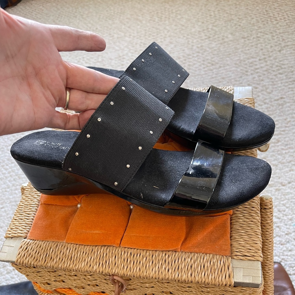 White Mountain Black Slides size 10